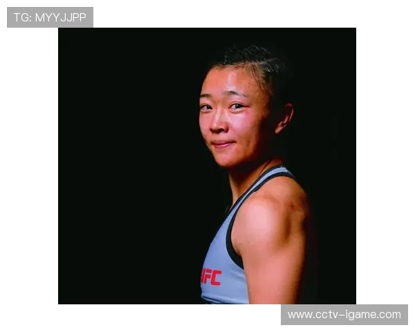 石铭UFC赛后坦言“让全中国失望”，网友鼓励其武德与医术